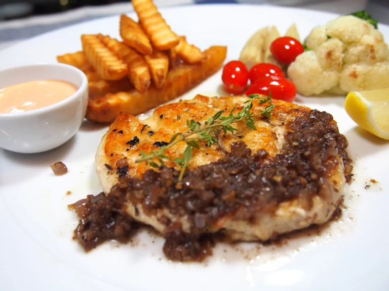 Chicken steak with pepper sauce